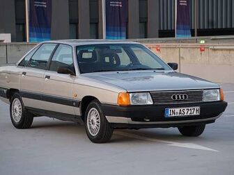 Fahrzeug AUDI 100 undefined