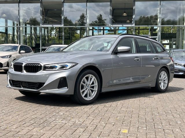 BMW 318 i Aut. Touring / Sportsitze / AHK schwenkbar