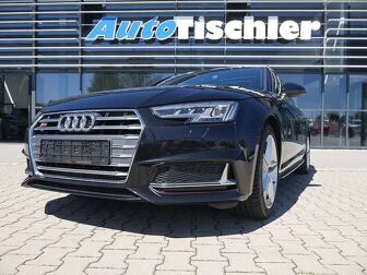 Fahrzeug AUDI S4 undefined