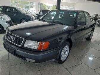 Fahrzeug AUDI 100 undefined
