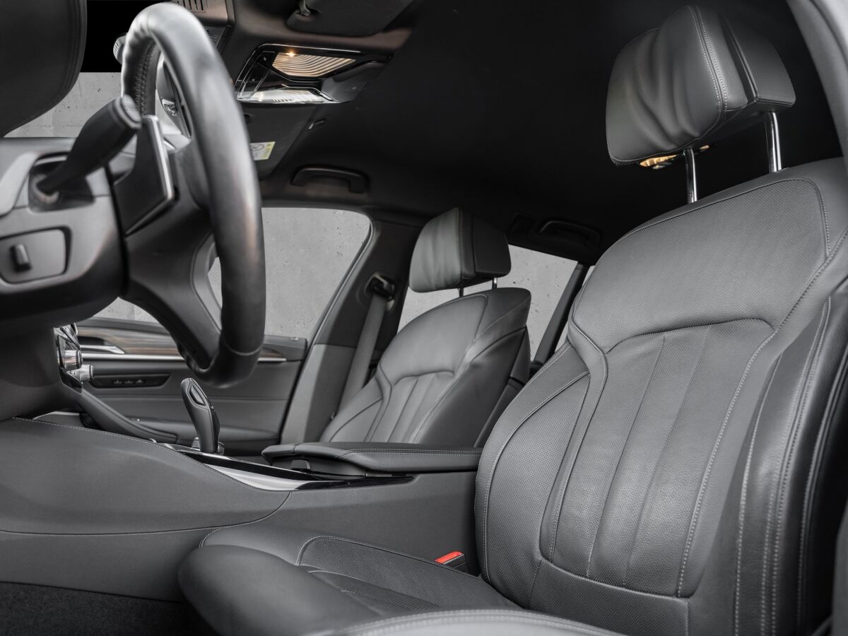 BMW 530d xDrive Touring. M Sport. Innovation. AHK SH