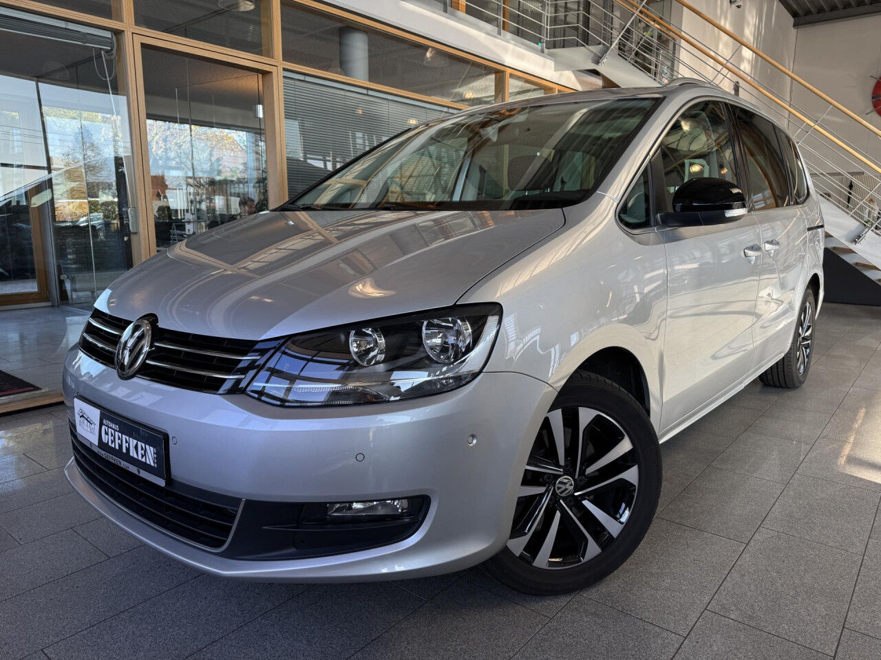 VW Sharan 2.0 TDI IQ.DRIVE, AHK, DAB, PDC, Kamera!