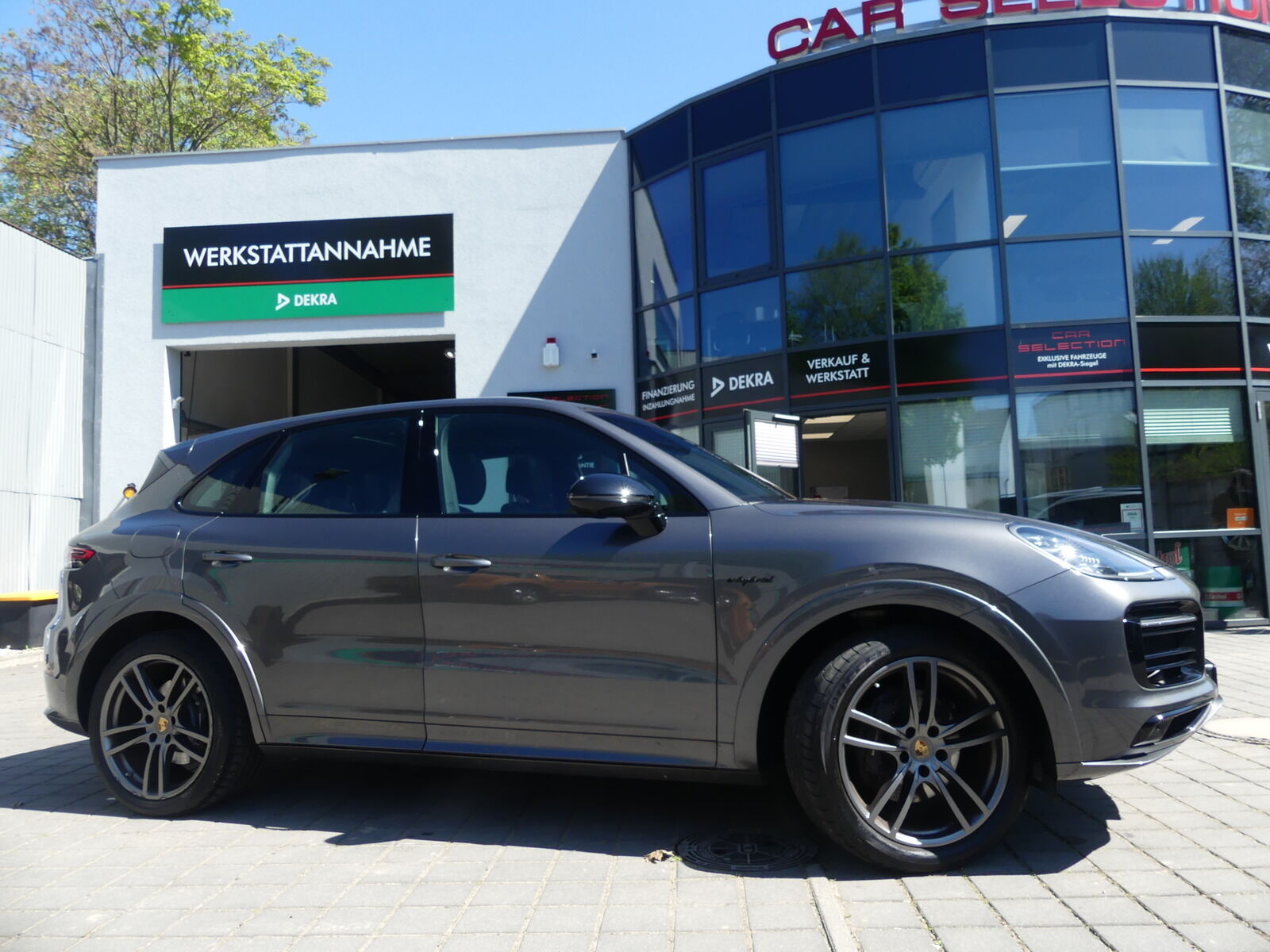 Porsche Cayenne E-Hybrid Sportpaket MATRIX/PANO/21ZOLL