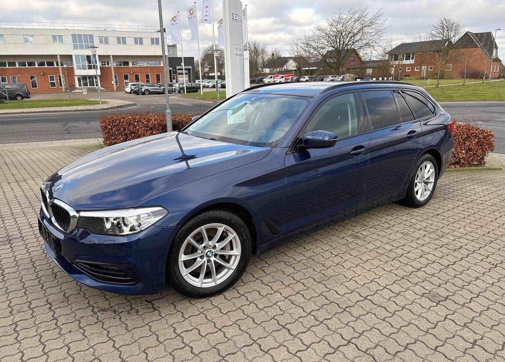 BMW 530d xDrive SportLine AHK+Ambiente+LiveCockpit