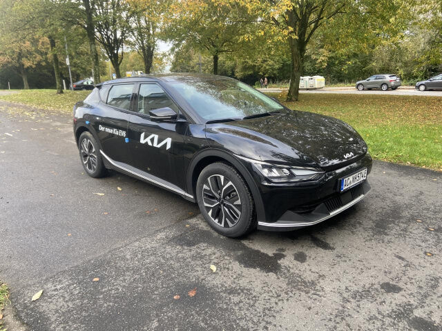 Kia EV6+77,4-kWh+AWD+WÄRMEPUMPE Bluetooth Navi LED