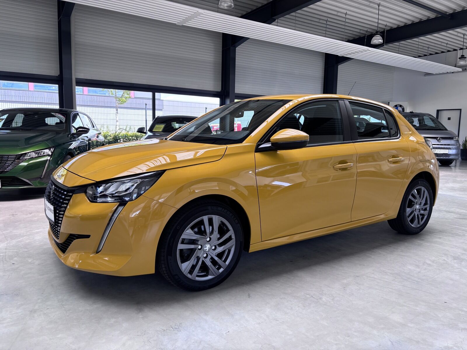 Peugeot 208 ACTIVE PACK KLIMA+LED+APPLE+DAB+ALU+1HD+TÜV+