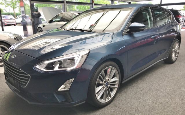 Ford Focus C&C/Nav/Sitzheiz/Sportsitz/PDC/AppCarPlay