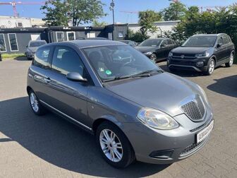 Fahrzeug LANCIA Ypsilon undefined