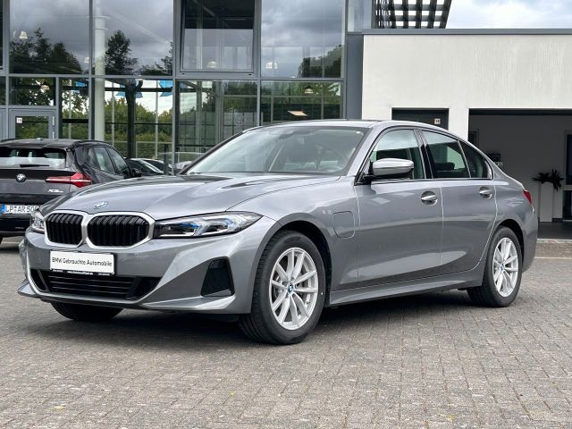 BMW 330e xDrive Aut. Lim. / DAB / Parking Assistant