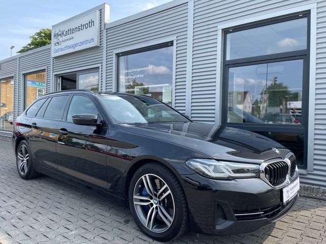 BMW 540d xDrive Touring Panorama AHK HeadUp Harman