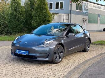 Fahrzeug TESLA Model 3 undefined