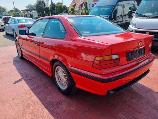 BMW 320i Coupe M-Paket