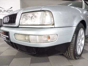 Fahrzeug AUDI 80 undefined
