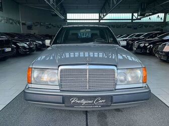 Fahrzeug MERCEDES-BENZ 200 undefined
