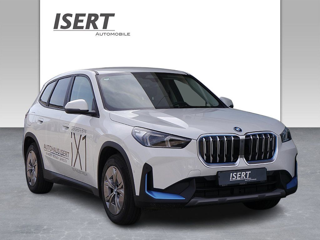 BMW iX1 xDrive30 +NAVI+LED+RFK+LENKRADHEIZUNG+SHZ