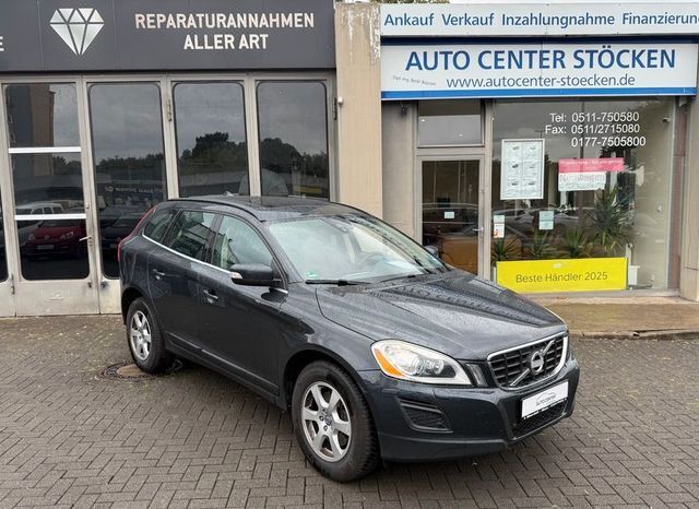 Volvo XC60 Momentum 6 Gang Navi PANORAMA AHK XENON
