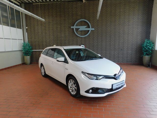 Toyota Auris Touring Sports Hybrid Team D