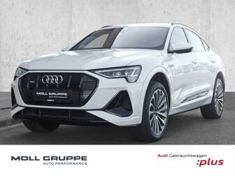 Fahrzeug AUDI E-tron undefined
