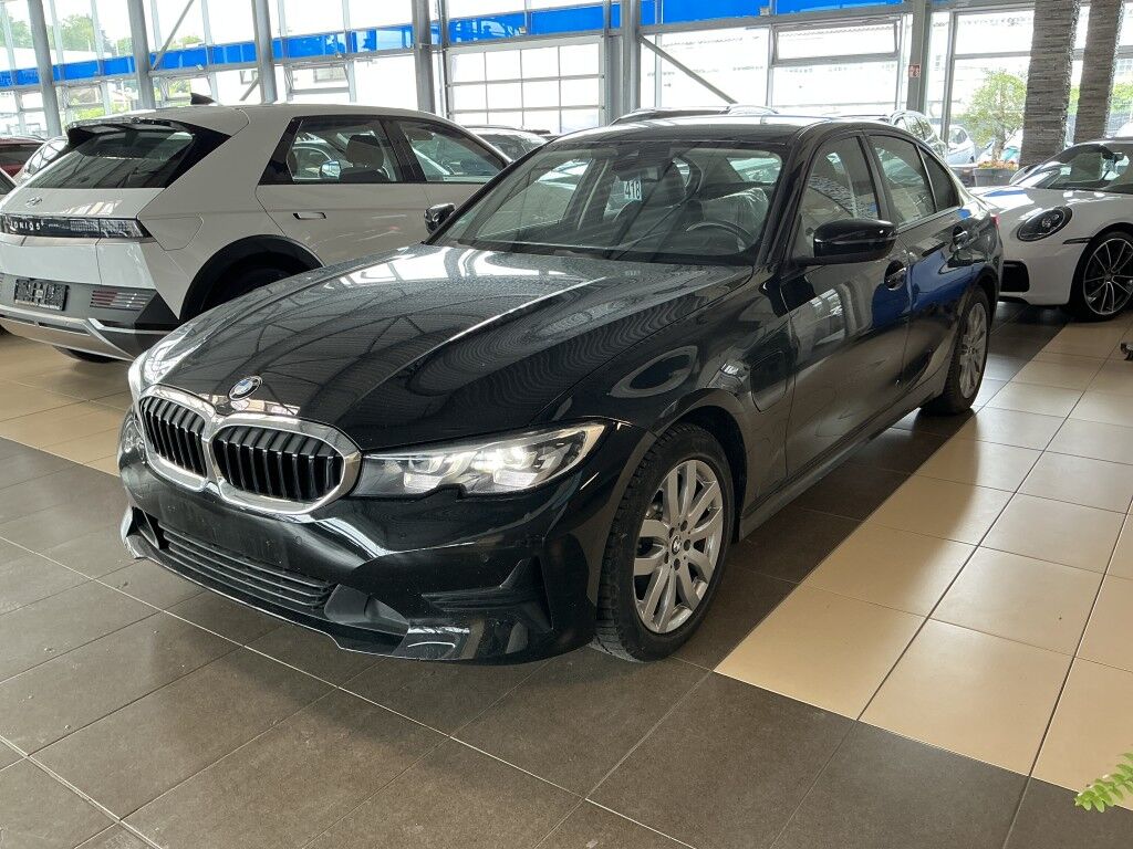 BMW 330 Advantage*G20*LED*Leder*Navi*CarPlay*Head-Up