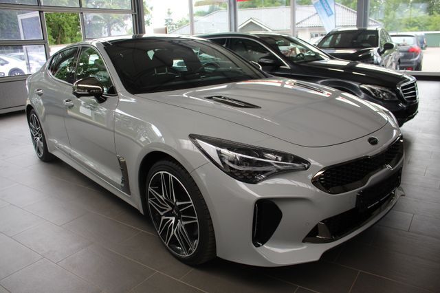 Kia Stinger 3.3 T-GDI GT 4WD (Glasdach, Bastuck)