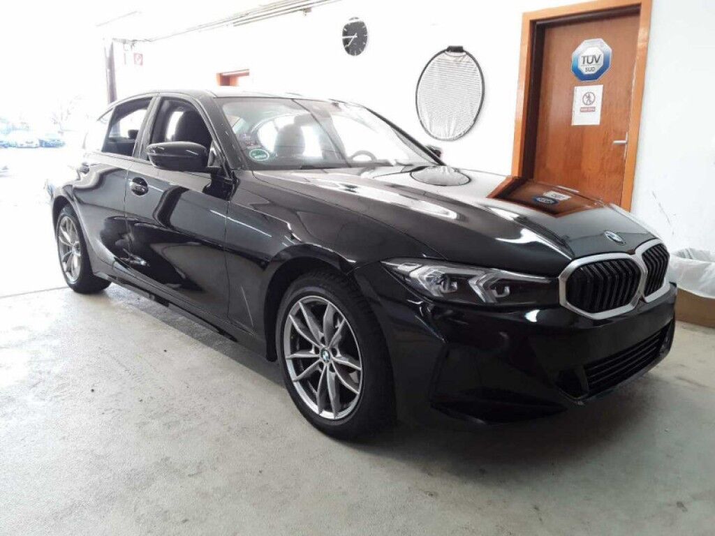 BMW 318 i*LED*Navi*CarPlay*LiveCockpitPlus*PDC*DAB*