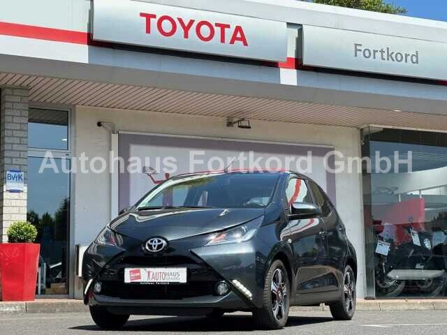 Toyota Aygo 5-Türer x-wave - Faltdach, Navi, AHK, LED,