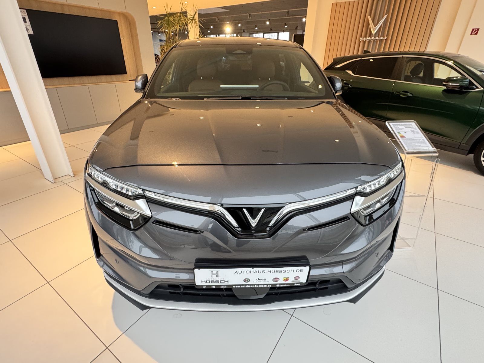 Second hand Vinfast Vf8 electro