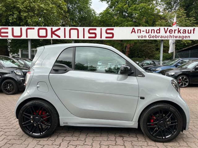 Smart fortwo BRABUS Xcl DCT*LEDER*NAV*JBL*KAM*117PS
