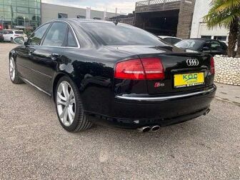 Fahrzeug AUDI S8 undefined