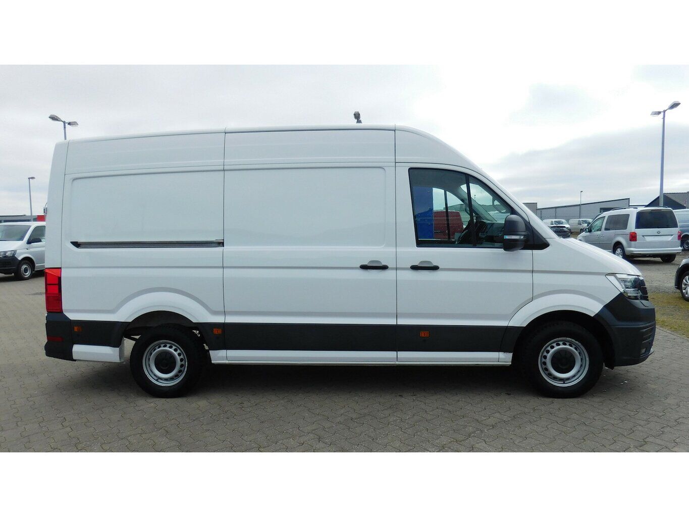 VW E-Crafter 35-Kasten Hoch Mittler Radstand Navi