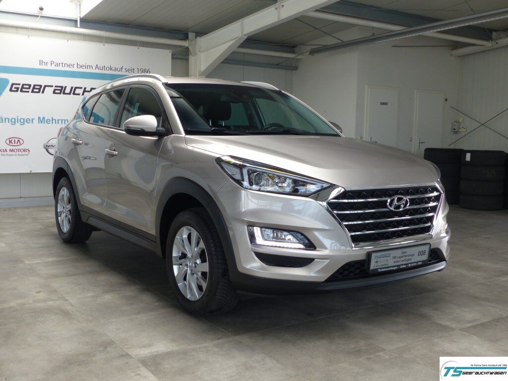 Hyundai Tucson 1.6 Trend AHK+Navi+Shzg+PDC+Kamera+Carpl.