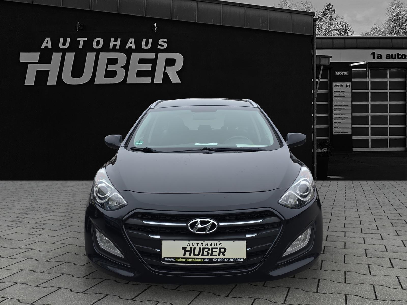 Hyundai i30 blue Classic 1.6 CRDi Kat SCHECKHEFT