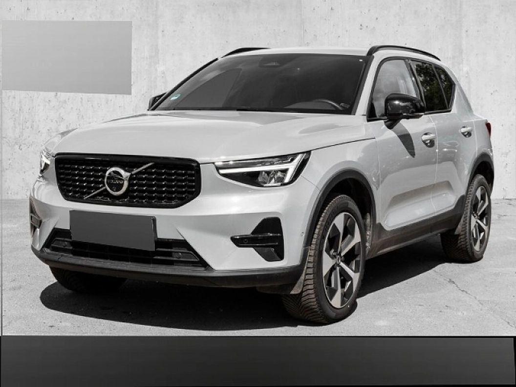 Volvo XC40 Plus Dark 2WD B4 EU6d digitales Cockpit Memory Sitze Soundsystem HarmanKardon 360 Kamera