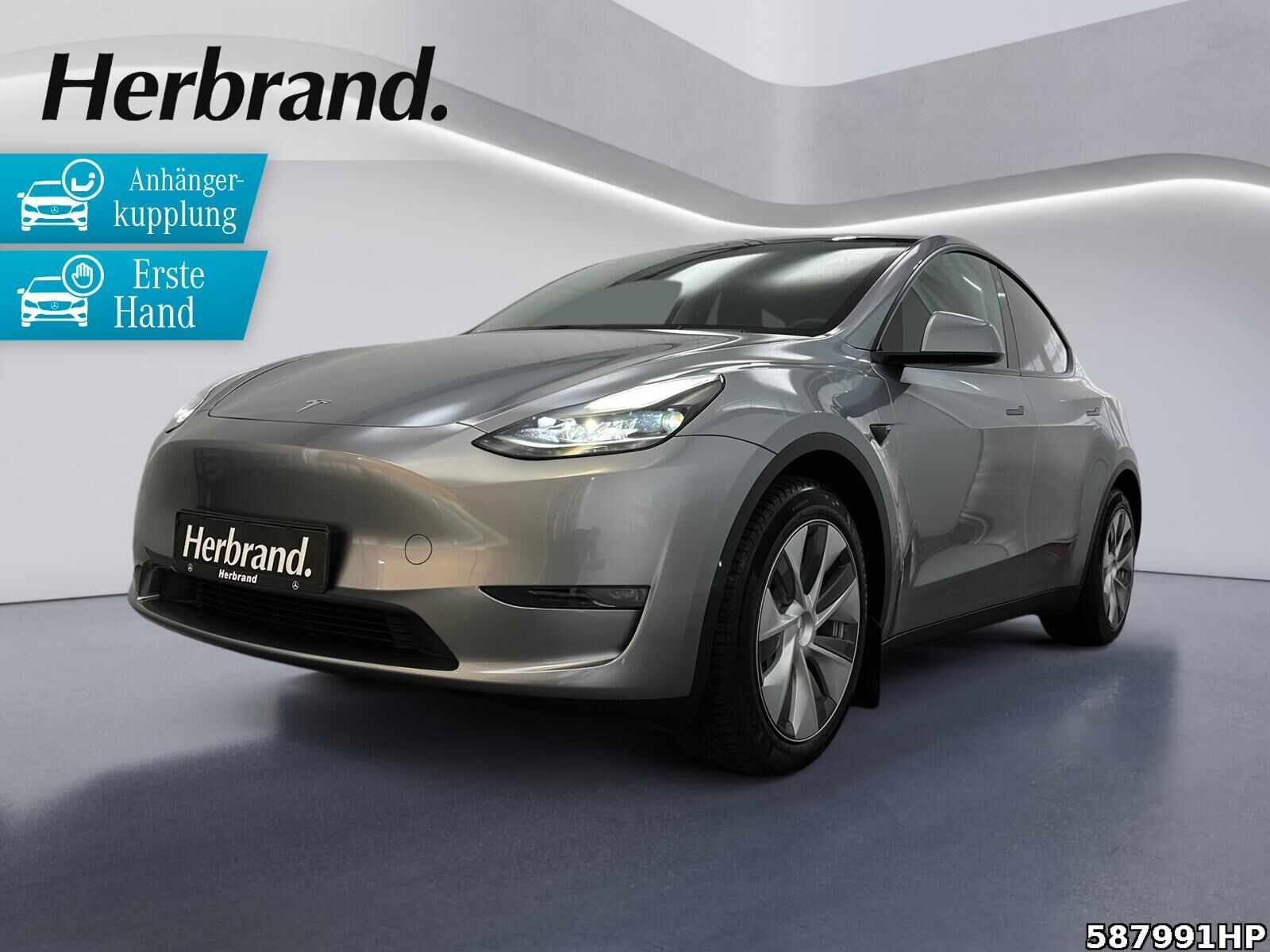 TESLA Model Y Long Range Dual AWD Anhängerk., 1te Hand