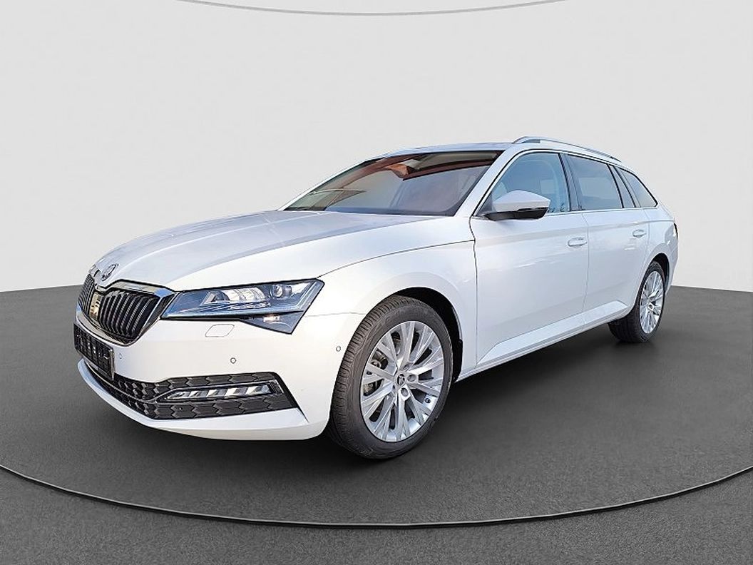 Skoda Superb Combi 2.0 TDI DSG Style MATRIX NAVI PARK