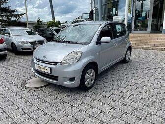 Fahrzeug DAIHATSU Sirion undefined