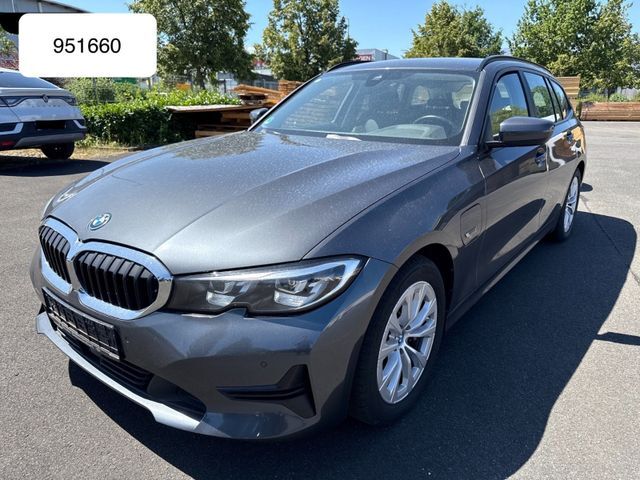 BMW 330 e Advantage LED 17" ACC DrivingAss CockpProf