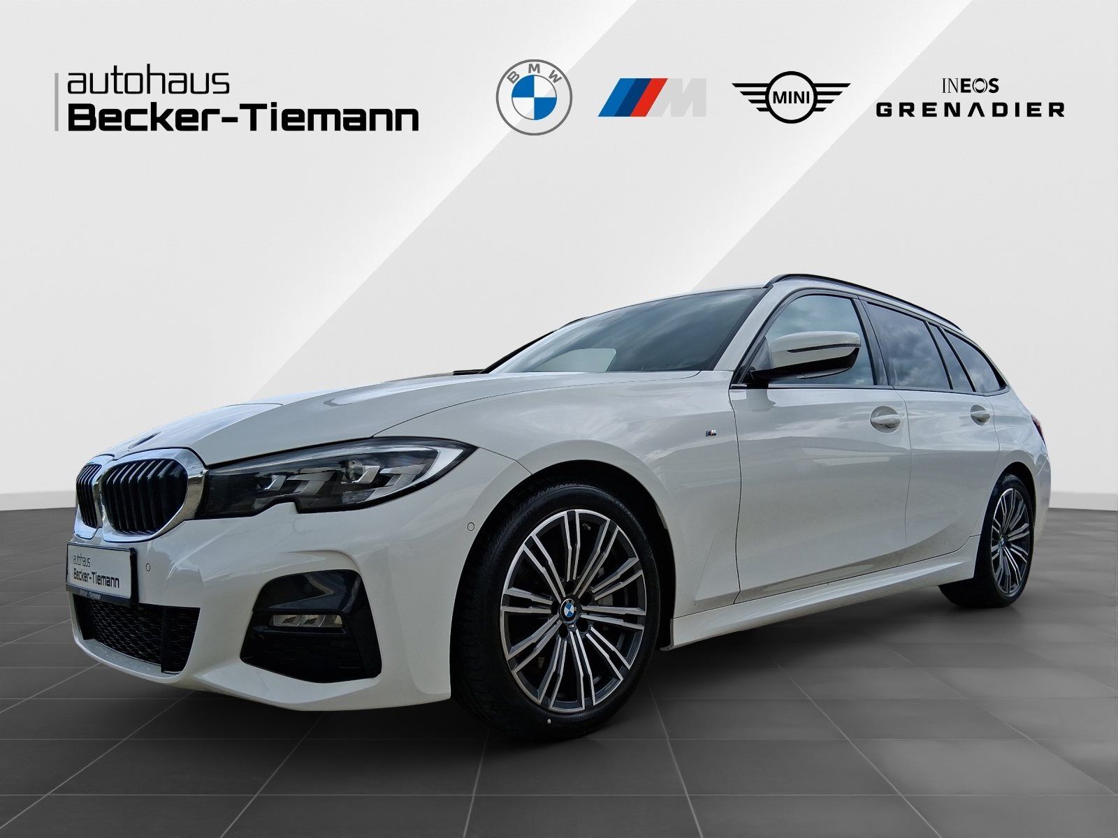 BMW 330i Touring M SPORT / AHK schwenkbar/ Alcantara