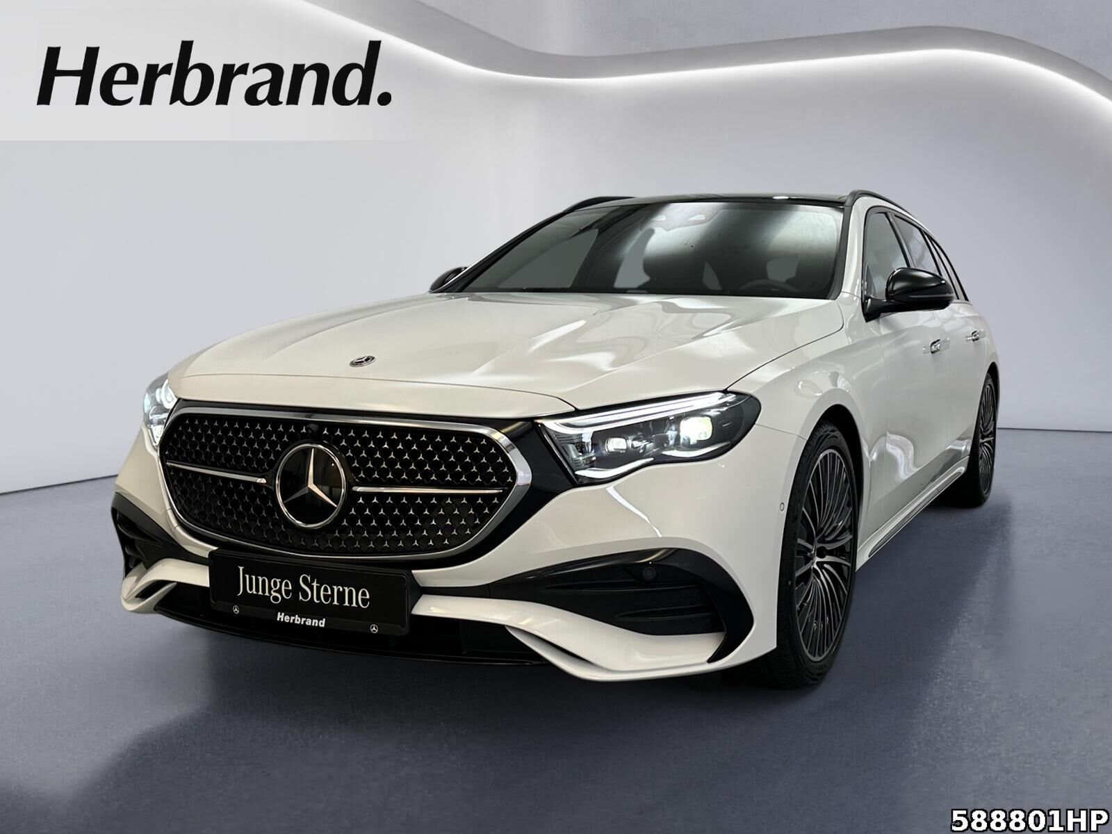 MERCEDES-BENZ E 220 d T AMG DigitalLight Pano AHK Night Memo.