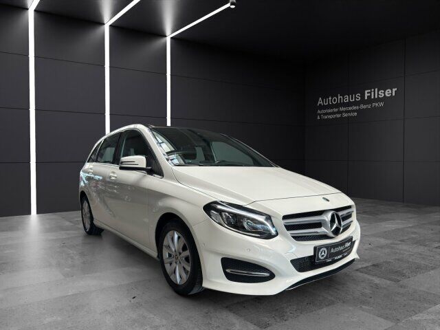 Mercedes-Benz B200*Style*Pano-Dach*AHK*Navi* LED*Keyless-Start