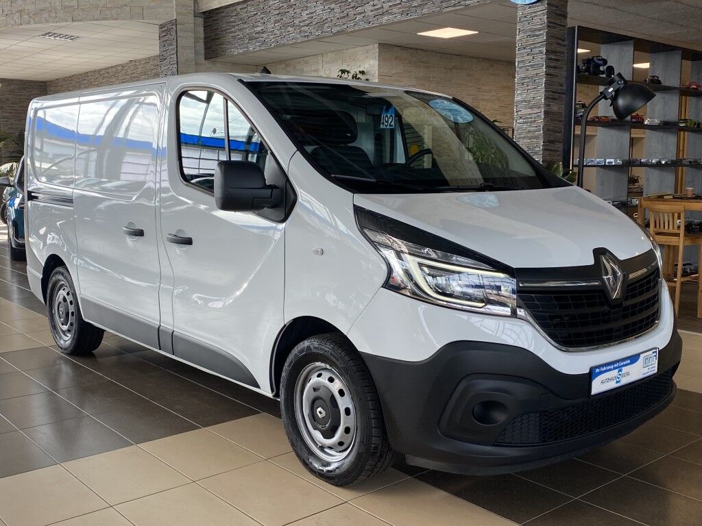 Renault Trafic L1H1 2,8t Komfort Regale AHK LED PDC