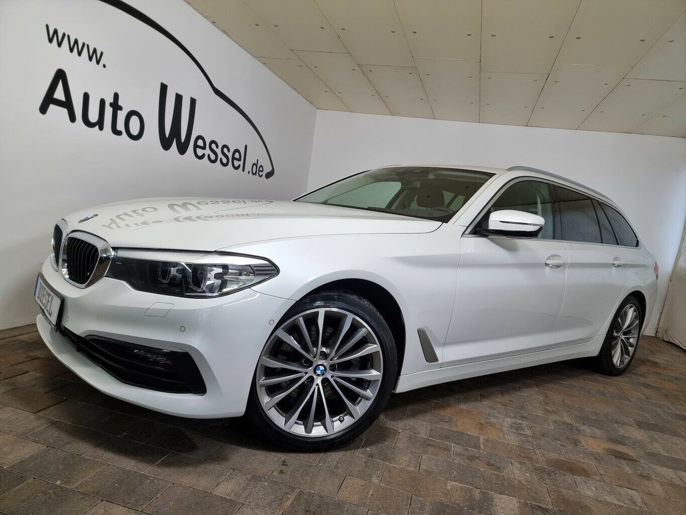 BMW 520d SportLine LED AHK APP Navi Kamera Hifi