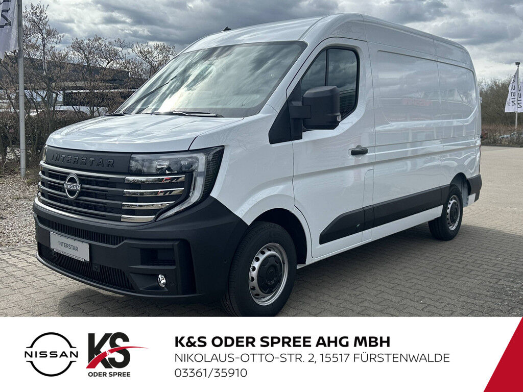NISSAN Interstar