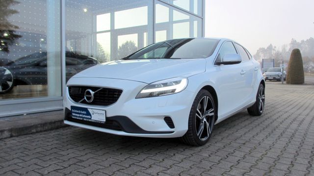 Volvo V40 T3 FWD R Design +NAV+SHZ+RFK+BLIS+ACC+V-LED