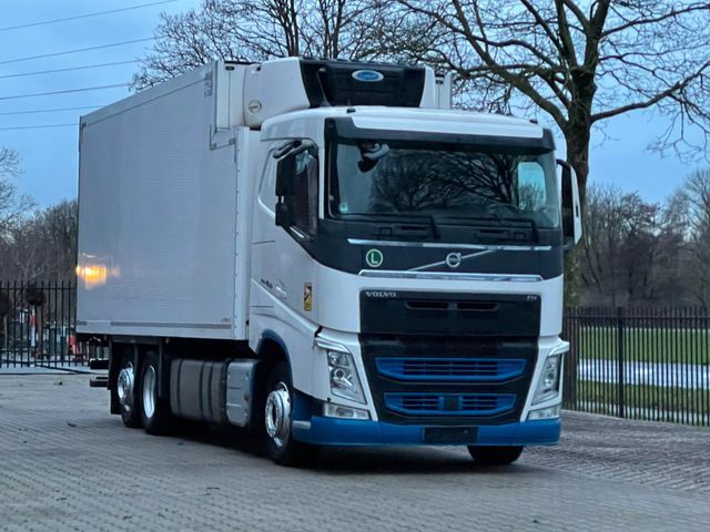 Volvo FH 460 Tiefkühlkoffer*2 Stück *