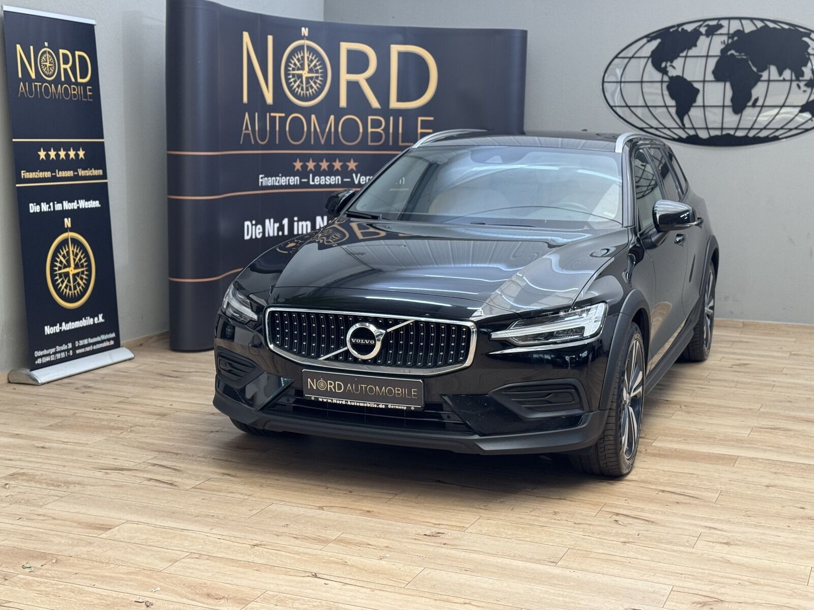 Volvo V60 Cross Country Pro AWD LED*PANO*H&K*KAM*LEDER