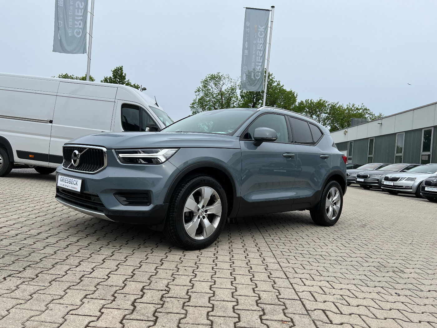 Volvo XC40 D3 Momentum Pro *LED Navi Leder el.Heck*