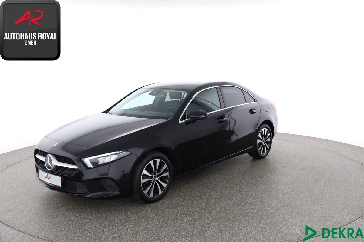 MERCEDES-BENZ A 200 Limousine SPURHALTE,PARKLENKASSIST,CARPLAY