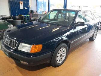 Fahrzeug AUDI 100 undefined