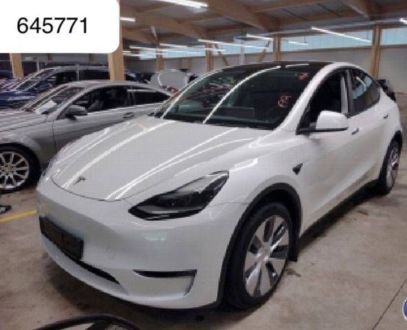 Tesla Model Y Long Range AWD 79 kWh Wärmep Autopilot-3